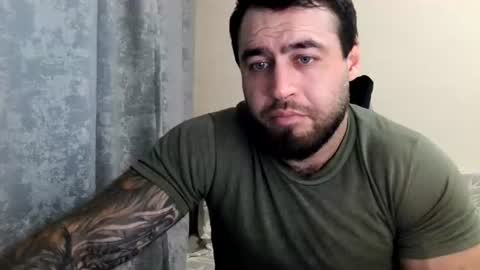 Snapshot of aaron_royal chatting on July 24, 3:32 pm Davin tayl online show from July 24, 3:32 pm