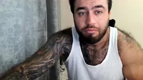 Snapshot of aaron_royal chatting on August 1, 4:23 am Davin tayl online show from August 1, 4:23 am