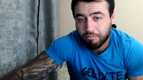 Snapshot of aaron_royal chatting on August 1, 5:34 pm Davin tayl online show from August 1, 5:34 pm