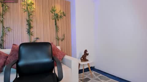 Aaron online show from January 12, 12:43 pm