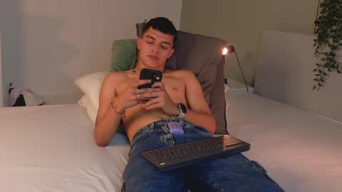 AARON  online show from October 3, 12:18 am