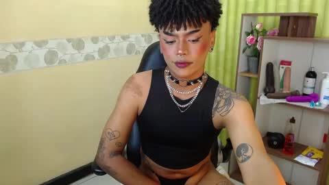 im NiallDun online show from February 27, 8:50 am