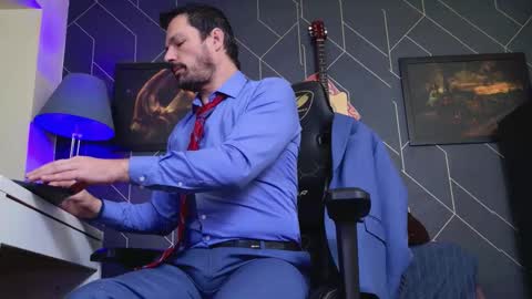 Aaron online show from November 30, 5:39 pm