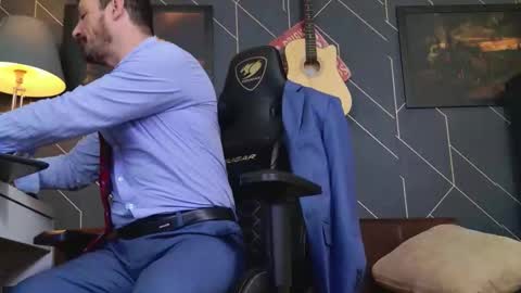 Aaron online show from December 22, 2:19 am