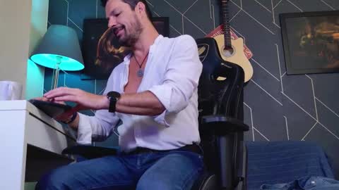 Aaron online show from February 22, 2:04 pm