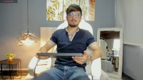aaronfuentes7 online show from September 17, 5:47 pm