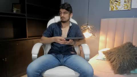 aaronfuentes7 online show from September 18, 6:54 pm