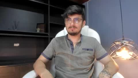 aaronfuentes7 online show from September 23, 5:49 pm