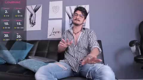 aaronfuentes7 online show from October 3, 6:38 pm
