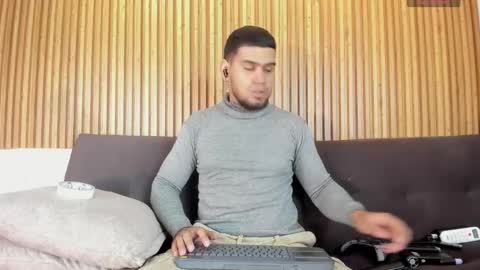 ig aaron hunter123 online show from March 17, 3:22 am