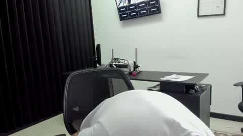 ig aaron hunter123 online show from April 8, 5:02 pm