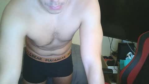 Snapshot of aaronlavine chatting on November 19, 3:56 pm aaronlavine online show from November 19, 3:56 pm