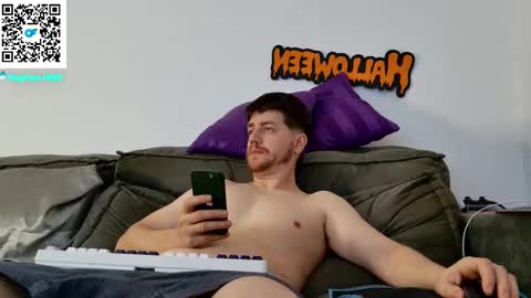 Snapshot of aaronlegend chatting on October 29, 11:06 pm Aaron online show from October 29, 11:06 pm