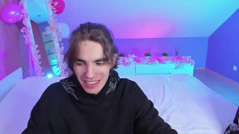 Snapshot of aataraxx chatting on January 6, 8:07 pm Fiona and Harry online show from January 6, 8:07 pm