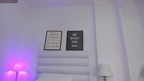 Snapshot of abbey_walker chatting on December 22, 11:07 am abbey_walker online show from December 22, 11:07 am