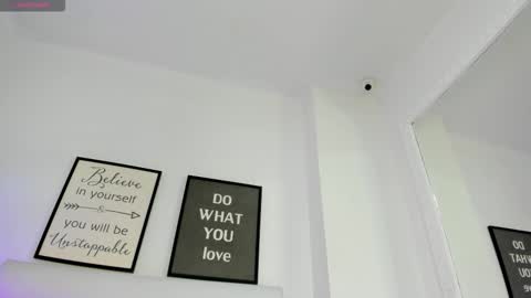 Snapshot of abbey_walker chatting on February 5, 11:04 am abbey_walker online show from February 5, 11:04 am