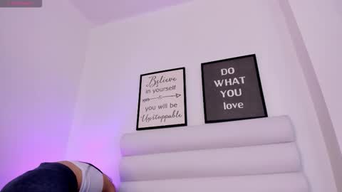 Snapshot of abbey_walker chatting on February 22, 11:20 am abbey_walker online show from February 22, 11:20 am