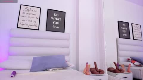 abbey_walker online show from March 26, 11:49 am