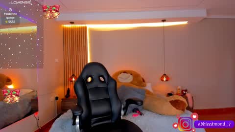 Abbie Edmond  online show from December 24, 4:44 am