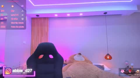 Abbie Edmond  online show from December 23, 3:48 am