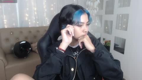 Abbi online show from December 3, 7:11 pm