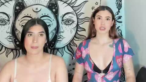 Snapshot of abby_and_lana chatting on February 9, 3:32 am ABBY LANNA online show from February 9, 3:32 am