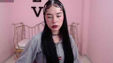 Snapshot of abby_collinss_x chatting on February 20, 1:44 pm Abby online show from February 20, 1:44 pm