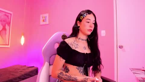 Snapshot of abby_collinss_x chatting on February 21, 1:34 pm Abby online show from February 21, 1:34 pm