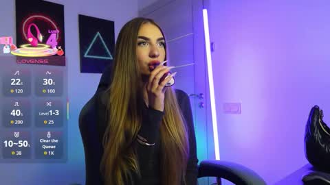 Snapshot of abby_laker chatting on October 11, 6:12 am ABBY LAKER online show from October 11, 6:12 am