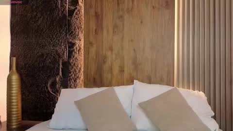 Abbygail online show from November 29, 12:30 pm