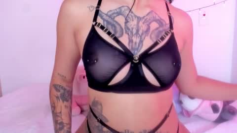 abby_rousee online show from October 4, 1:20 pm