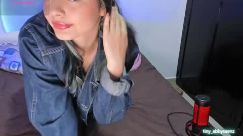 Snapshot of abby_saenz01 chatting on October 8, 6:38 pm Abby Saenz online show from October 8, 6:38 pm