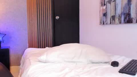 Snapshot of abby_sins chatting on November 15, 9:43 pm Abby online show from November 15, 9:43 pm