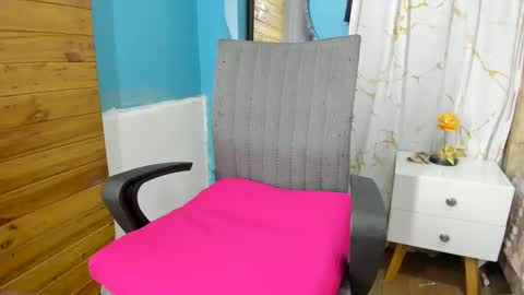 sara online show from October 31, 4:57 am