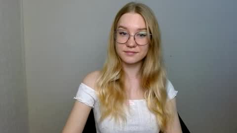 Abby Lovense is active online show from November 24, 3:23 pm