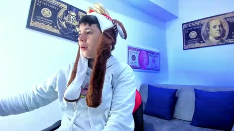 Snapshot of abbysmiitth_ chatting on December 20, 12:16 pm Abby Smith online show from December 20, 12:16 pm