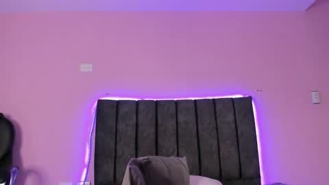 Snapshot of abbysmiitth_ chatting on December 27, 4:43 pm Abby Smith online show from December 27, 4:43 pm