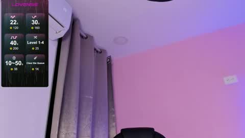 Snapshot of abbysmiitth_ chatting on February 18, 3:43 pm Abby Smith online show from February 18, 3:43 pm