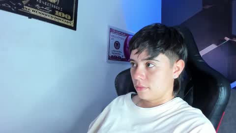 Snapshot of abbysmiitth_ chatting on September 15, 7:47 pm Abby Smith online show from September 15, 7:47 pm