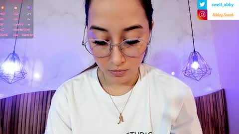 Snapshot of abbysweet1_ chatting on July 18, 7:50 pm Abigail online show from July 18, 7:50 pm