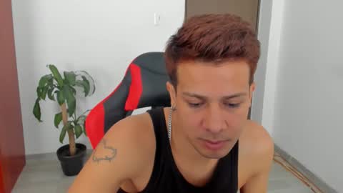 Independence model AbelAsburgo online show from January 8, 6:43 pm