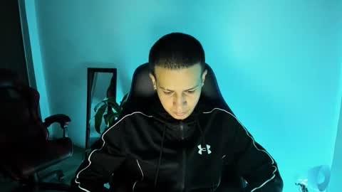 Independence model AbelAsburgo online show from January 31, 11:25 pm