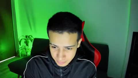 Independence model AbelAsburgo online show from March 12, 4:18 am