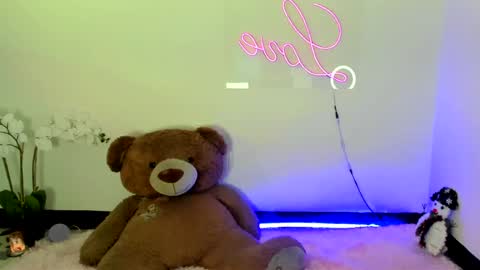 Snapshot of abellaconnor chatting on January 4, 10:13 pm Abella and Kendra online show from January 4, 10:13 pm