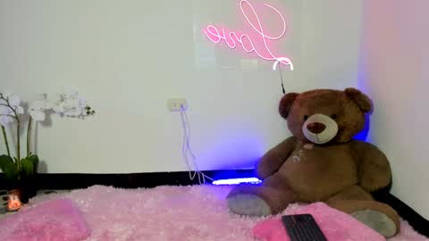 Snapshot of abellaconnor chatting on January 5, 1:13 am Abella and Kendra online show from January 5, 1:13 am