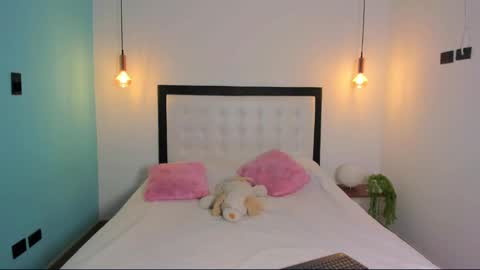 Snapshot of abellaconnor chatting on March 4, 10:16 pm Abella and Kendra online show from March 4, 10:16 pm