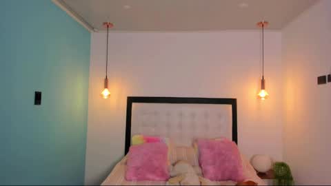 Snapshot of abellaconnor chatting on March 8, 8:14 pm Abella and Kendra online show from March 8, 8:14 pm