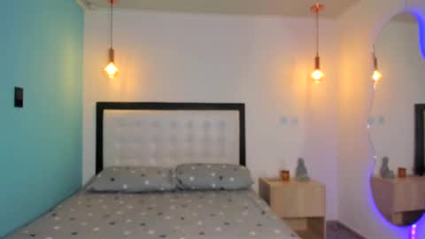 Snapshot of abellaconnor chatting on September 11, 9:37 pm Abella and Kendra online show from September 11, 9:37 pm