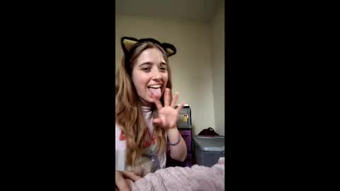 Snapshot of abelscorner chatting on February 18, 2:46 pm Baby g online show from February 18, 2:46 pm