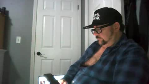 Snapshot of abennett76 chatting on May 19, 1:56 am AJ online show from May 19, 1:56 am